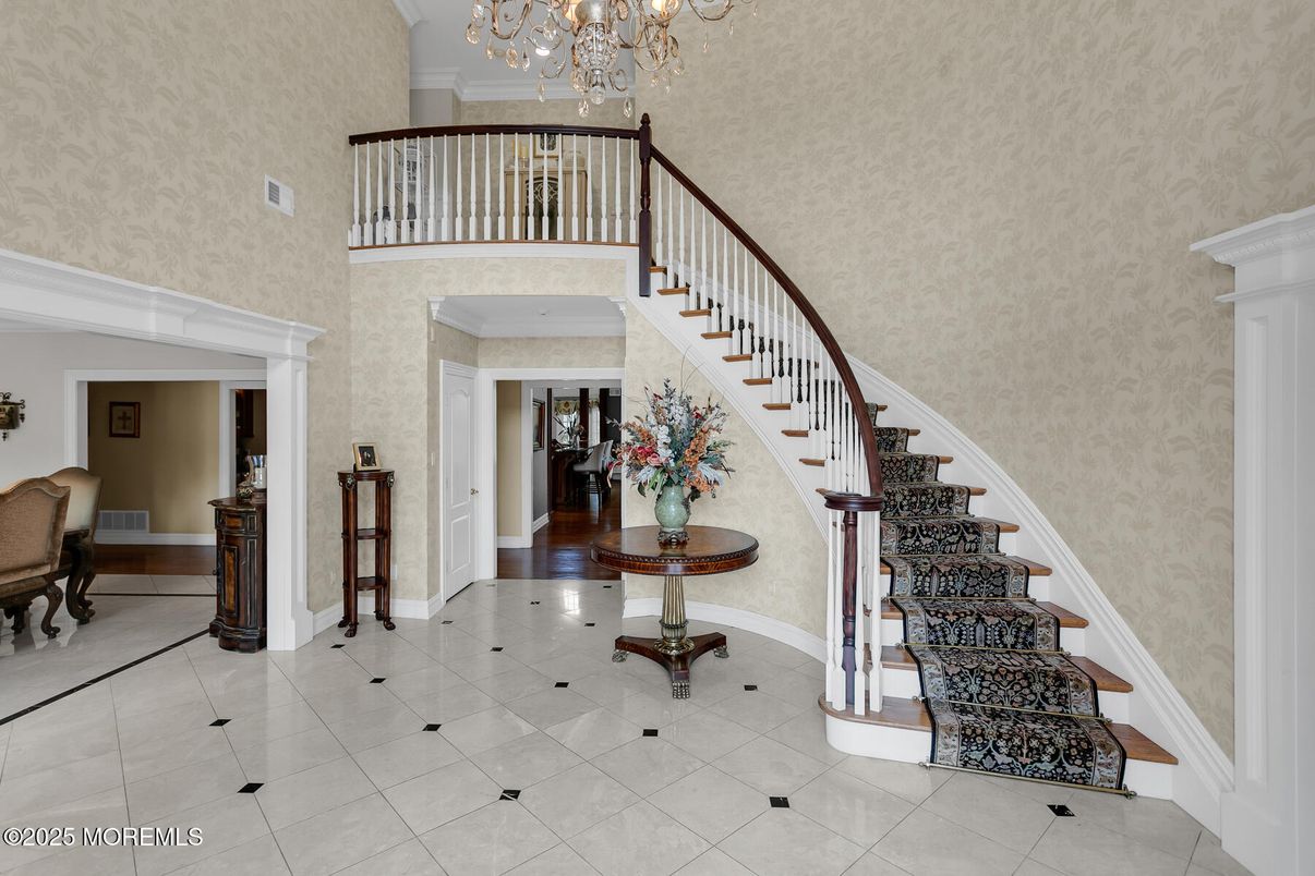 Chandelier, Interior