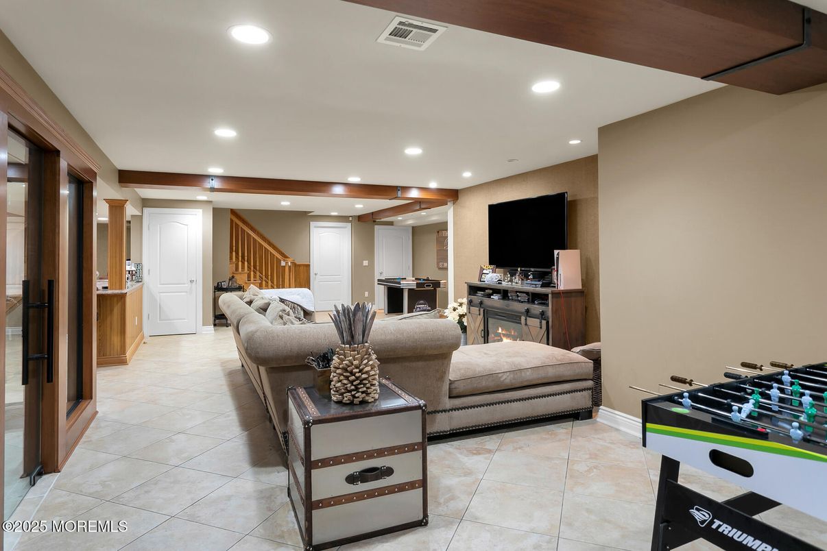 Interior, Kitchen, Living room, Recessed Lighting, Stainless Steel Appliances