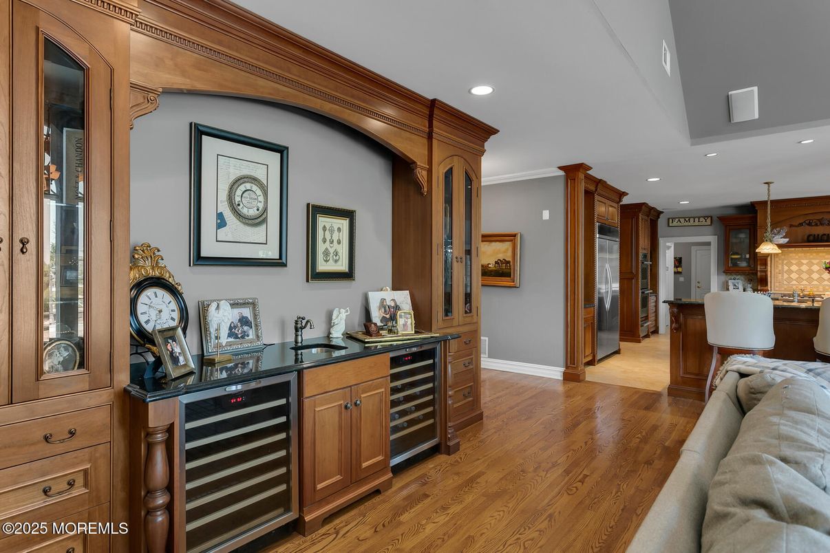 Dining room, Interior, Kitchen, Pendant Lights, Recessed Lighting, Wood Texture Flooring