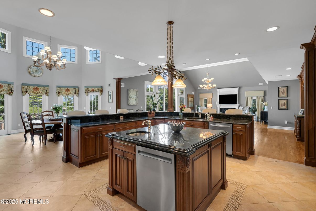 Chandelier, Dining room, Interior, Kitchen, Pendant Lights, Recessed Lighting, Wood Texture Flooring