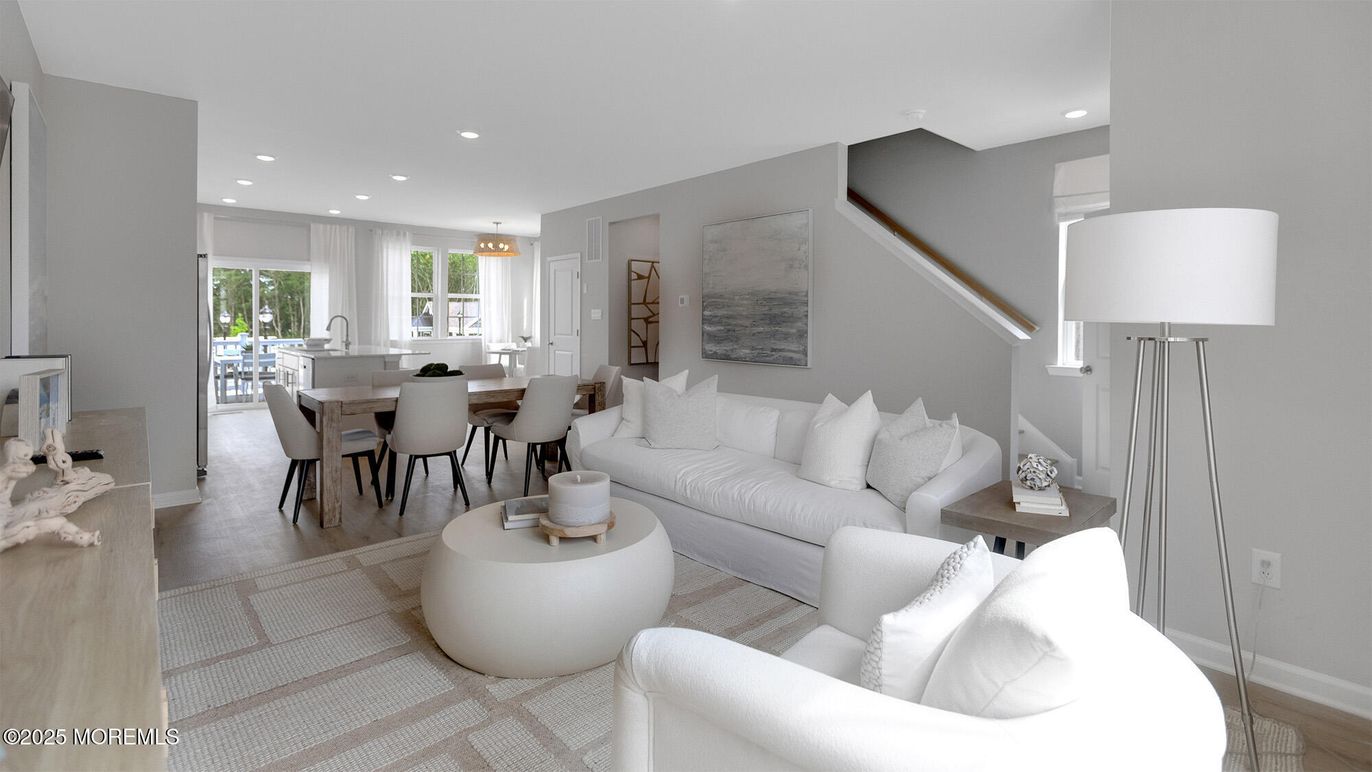 Dining room, Interior, Living room, Pendant Lights, Recessed Lighting