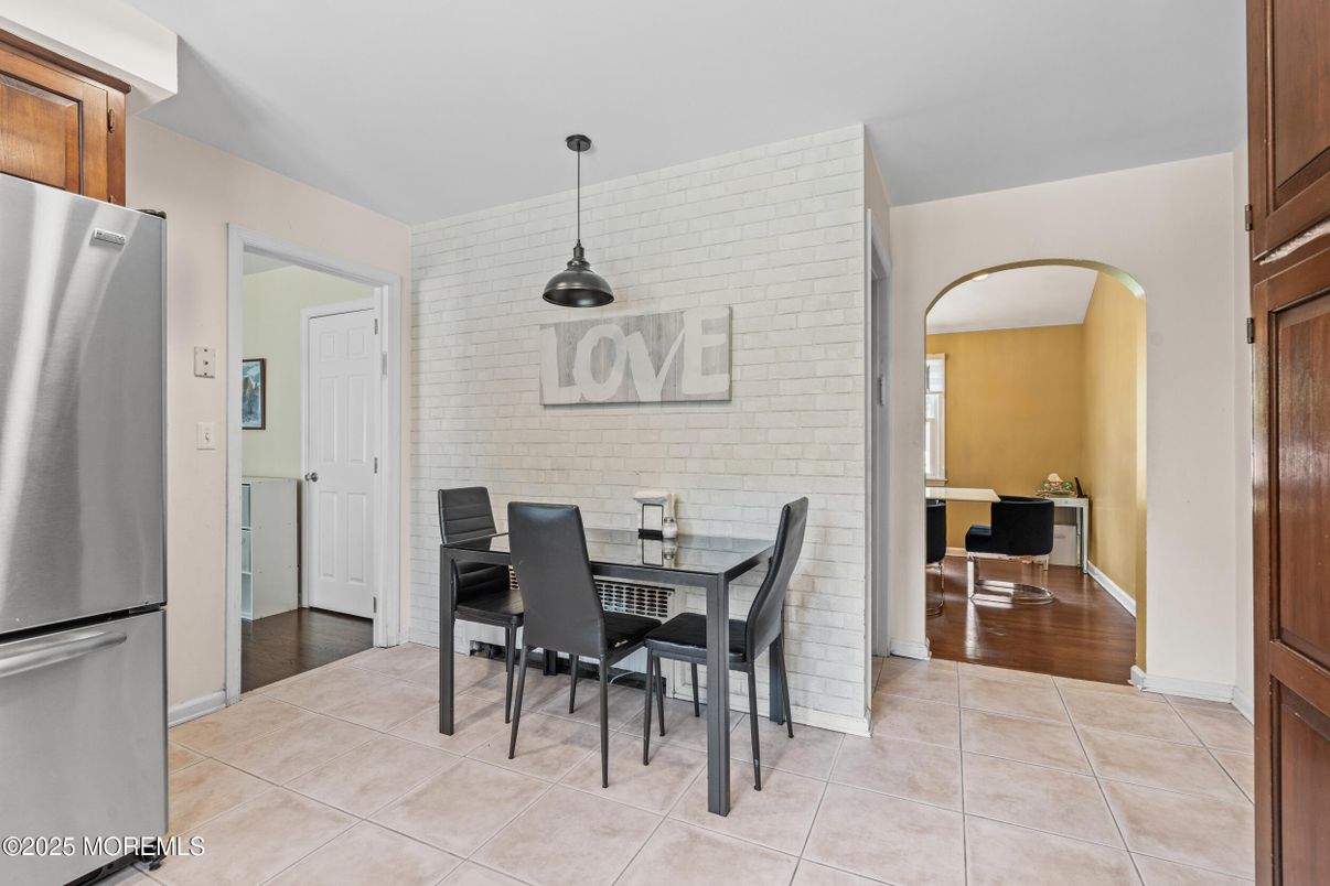 Dining room, Interior, Pendant Lights, Stone Walls, Wood Texture Flooring
