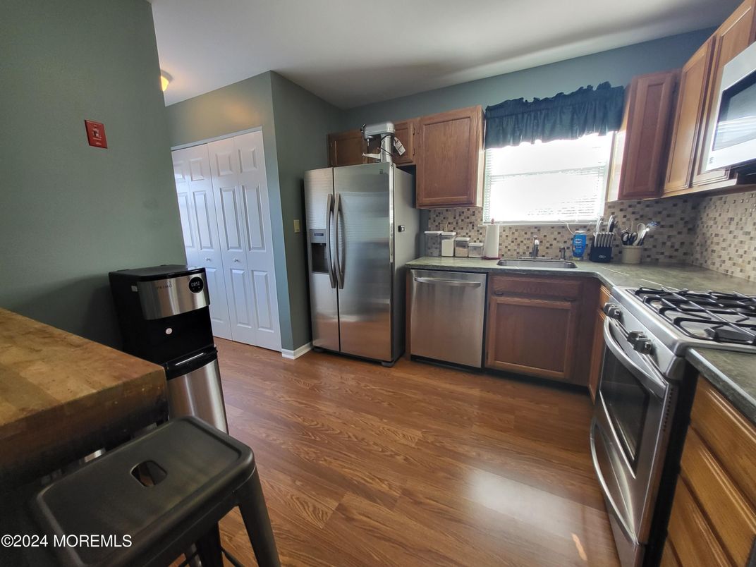 Interior, Kitchen, Stainless Steel Appliances, Wood Texture Flooring