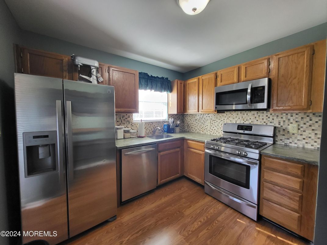Interior, Kitchen, Stainless Steel Appliances, Wood Texture Flooring