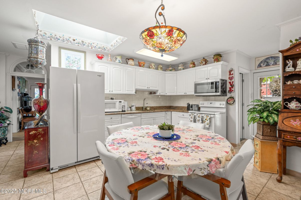 Dining room, Interior, Kitchen, Pendant Lights