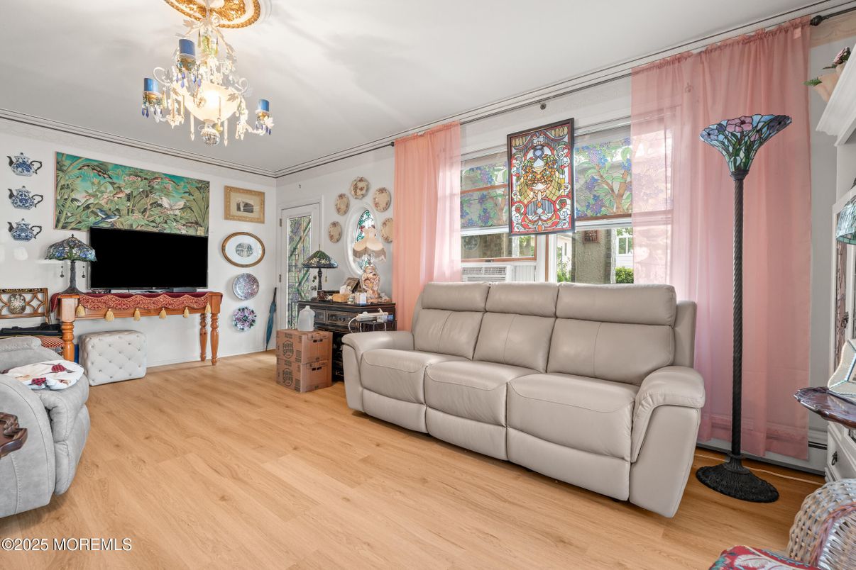 Chandelier, Interior, Wood Texture Flooring