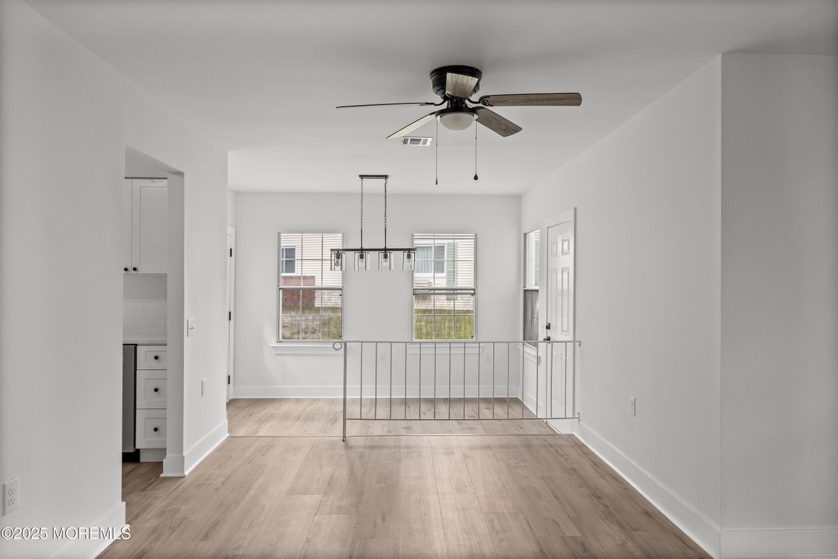 Interior, Pendant Lights, Wood Texture Flooring