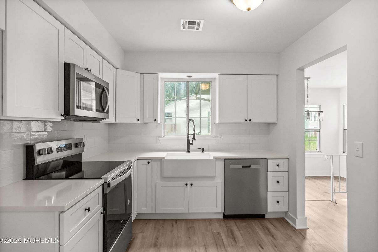 Interior, Kitchen, Stainless Steel Appliances, Wood Texture Flooring
