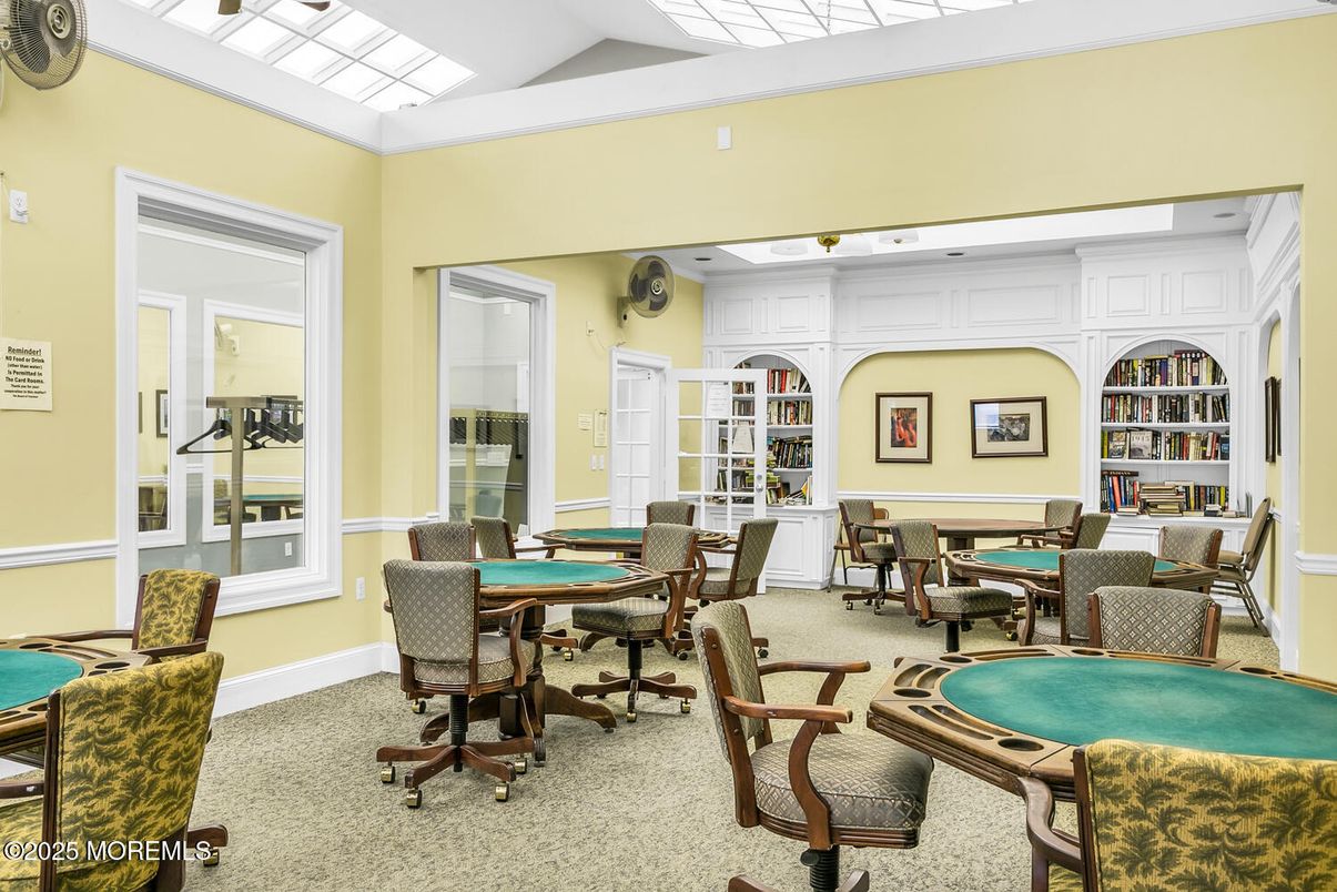 Game Room, Interior