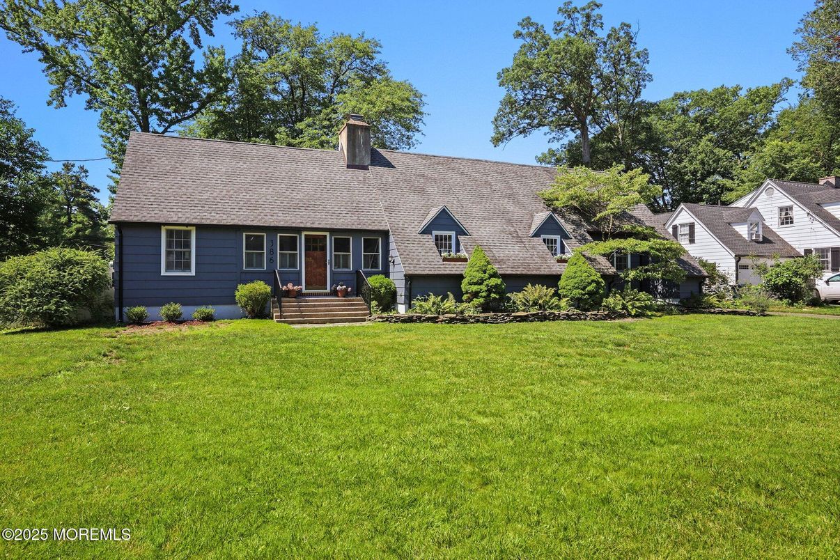 Backyard, Exterior, Facade, Cape Cod