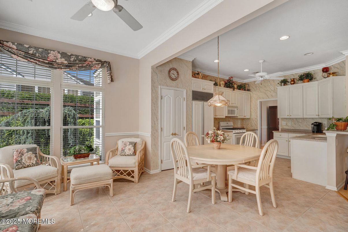 Dining room, Interior, Kitchen, Pendant Lights, Recessed Lighting