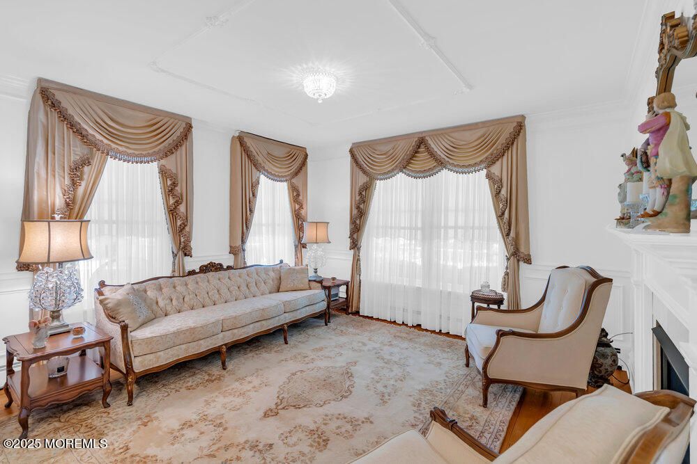 Fireplace, Interior, Living room