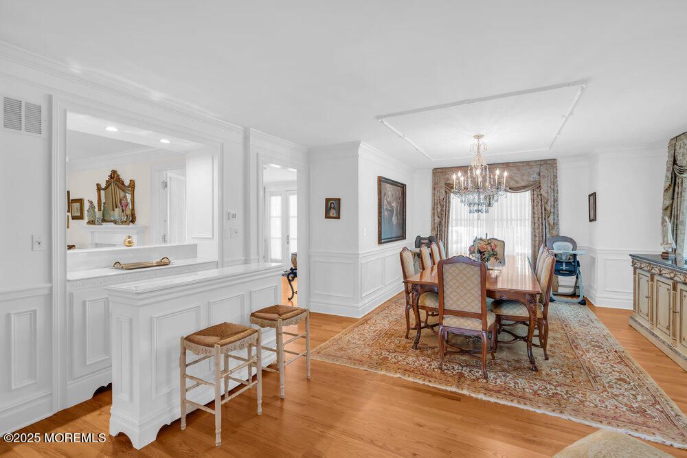 Chandelier, Dining room, Interior, Recessed Lighting, Wood Texture Flooring