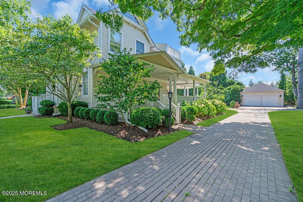 Detached Garage, Exterior
