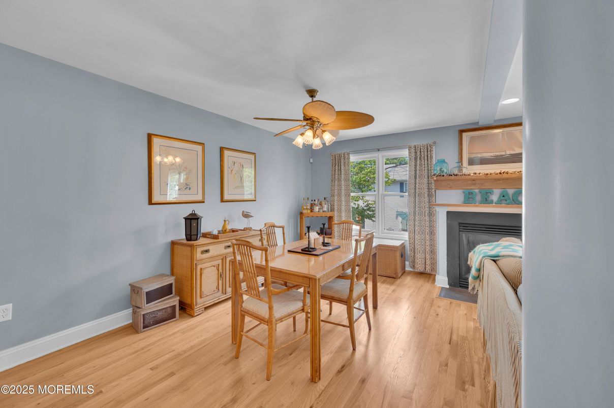 Dining room, Fireplace, Interior, Recessed Lighting, Wood Texture Flooring
