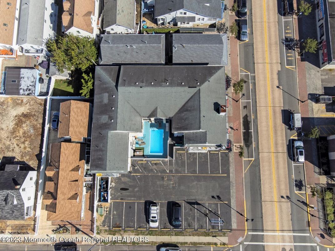Exterior, Drone