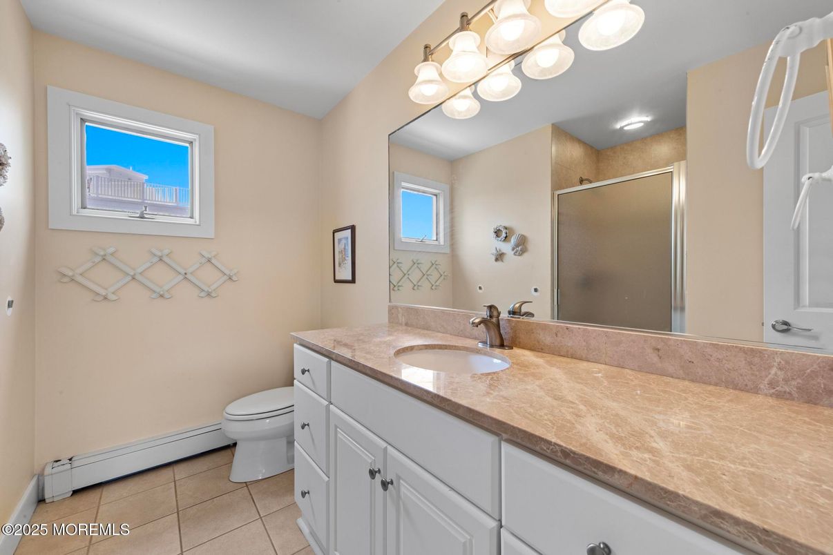 Bathroom, Interior, Recessed Lighting