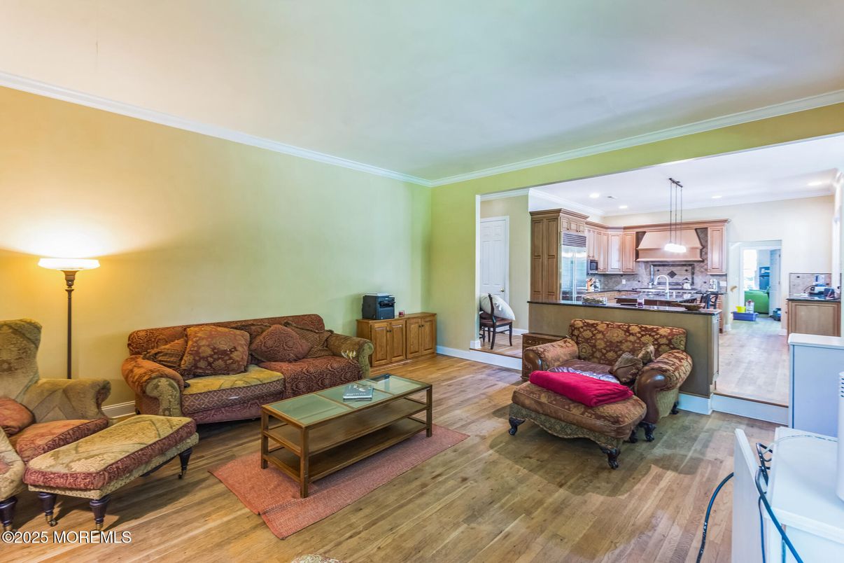 Interior, Kitchen, Living room, Pendant Lights, Recessed Lighting, Wood Texture Flooring