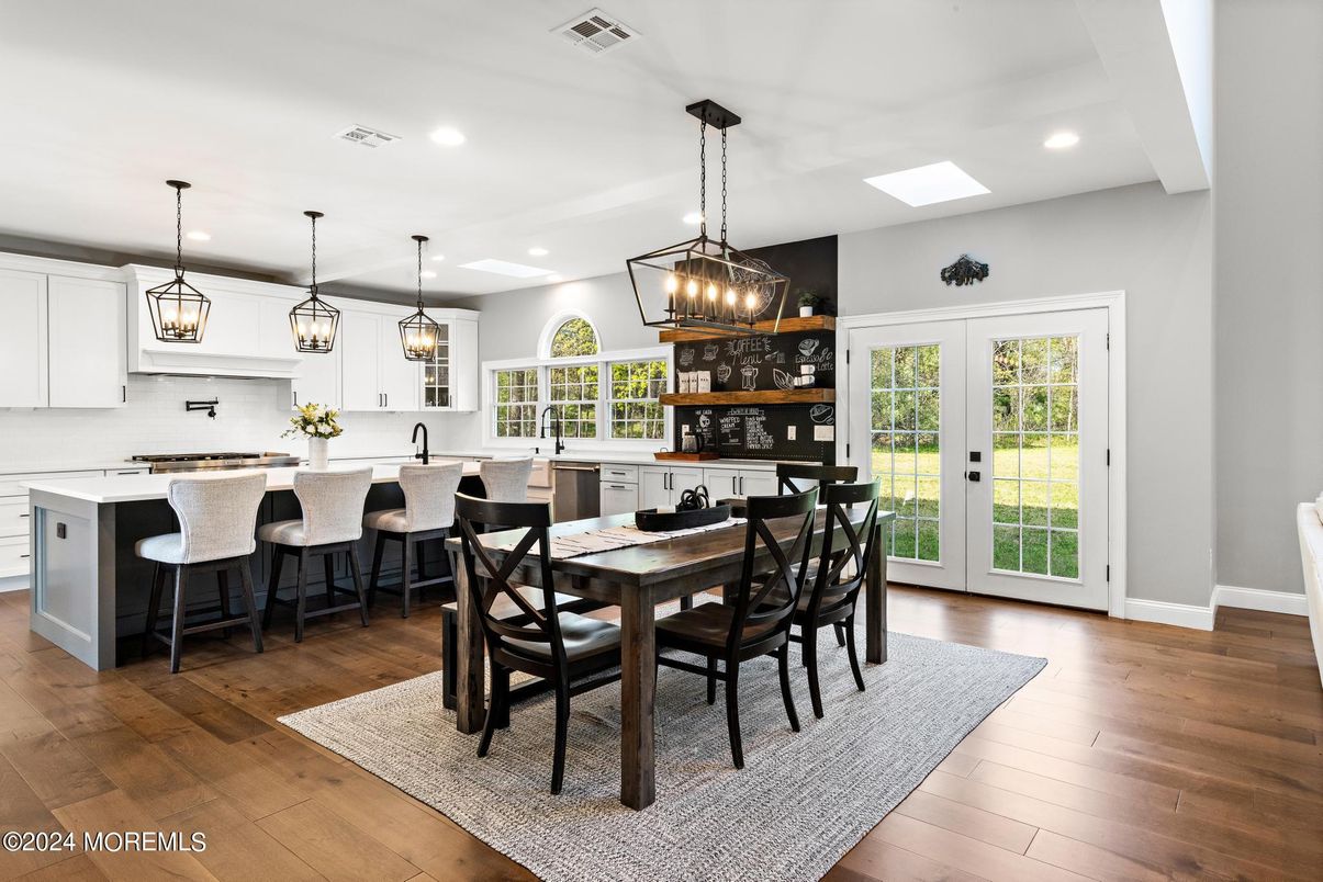Dining room, Interior, Kitchen, Pendant Lights, Recessed Lighting, Wood Texture Flooring