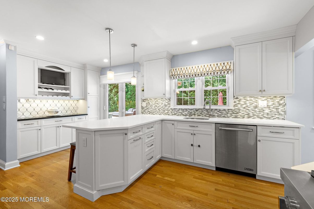 Interior, Kitchen, Pendant Lights, Recessed Lighting, Wood Texture Flooring
