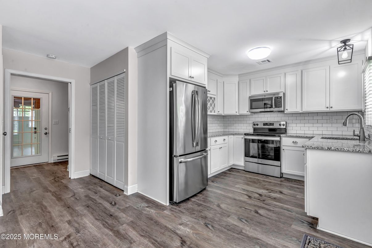 Interior, Kitchen, Stainless Steel Appliances, Wood Texture Flooring