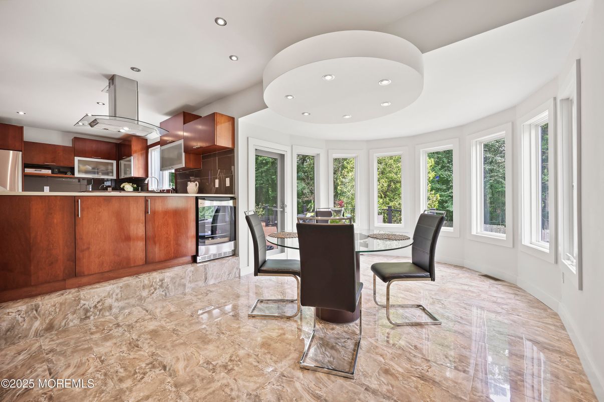 Dining room, Interior, Kitchen, Recessed Lighting, Stainless Steel Appliances