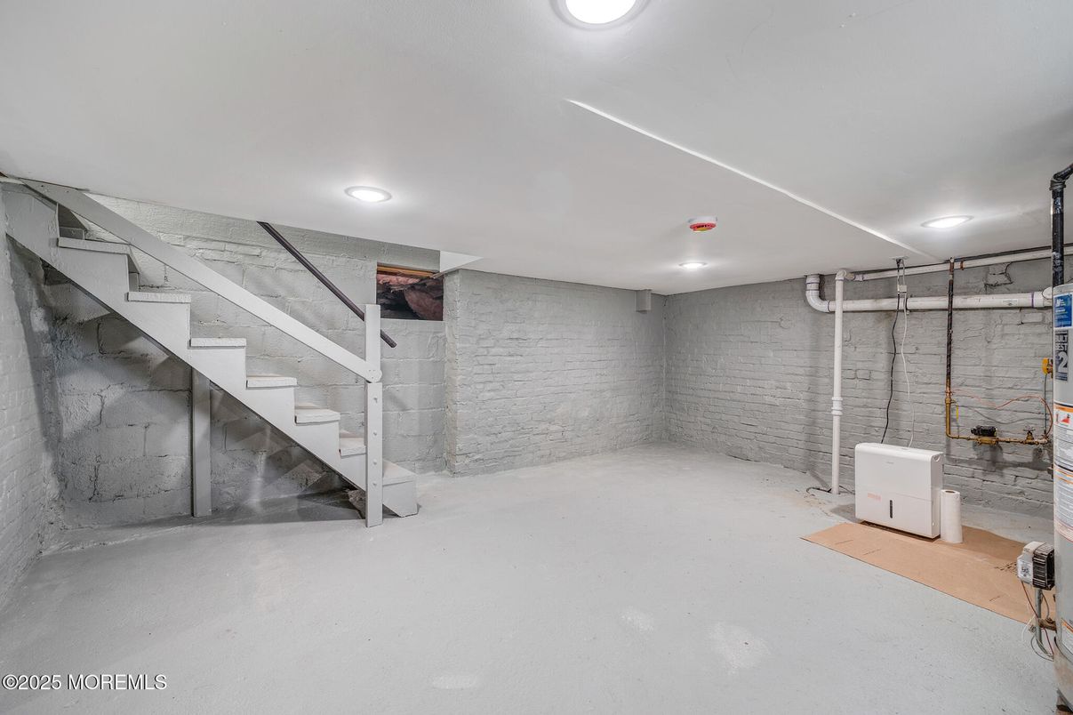 Empty room, Interior, Recessed Lighting, Stone Walls