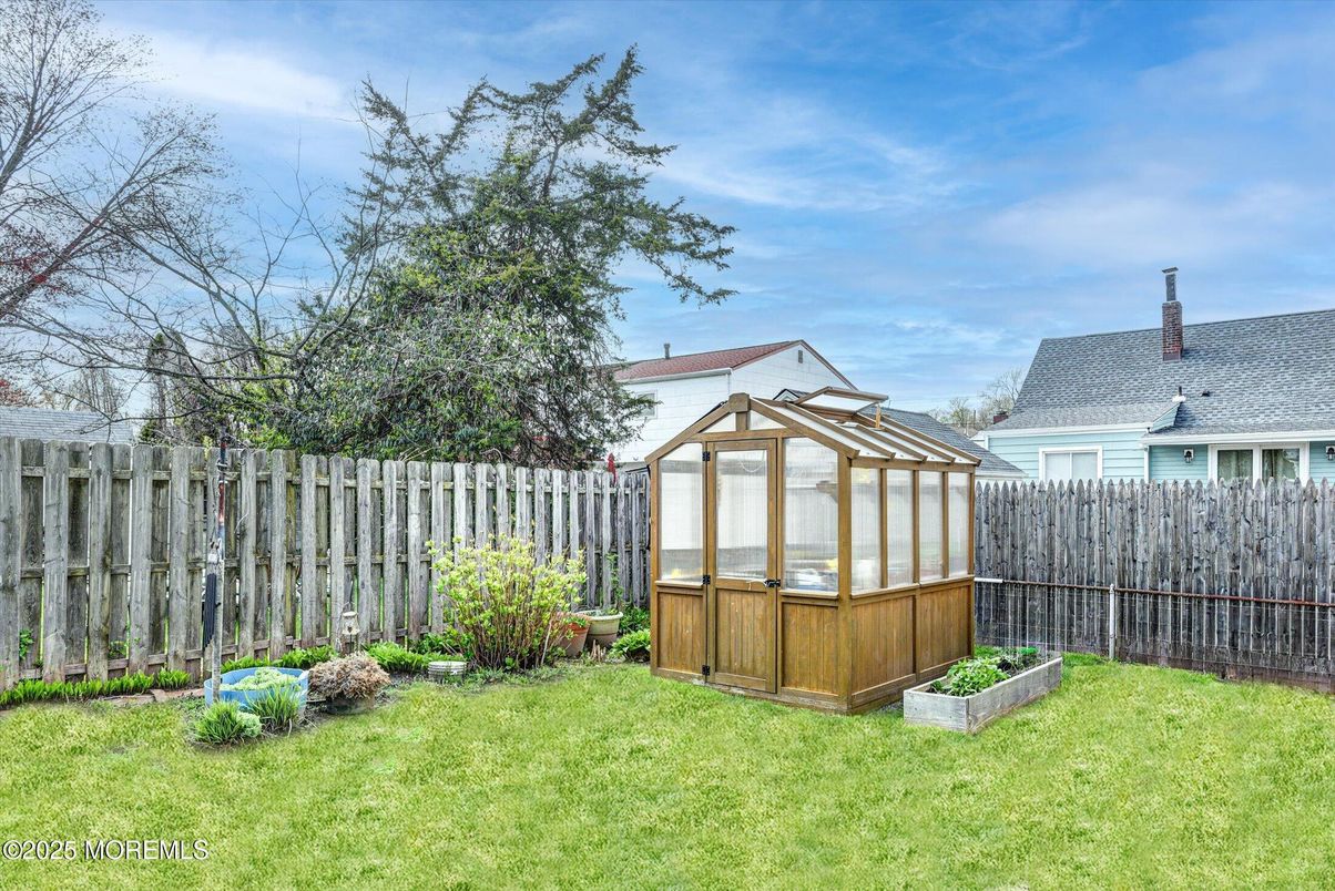 Backyard, Exterior, Hot Tub