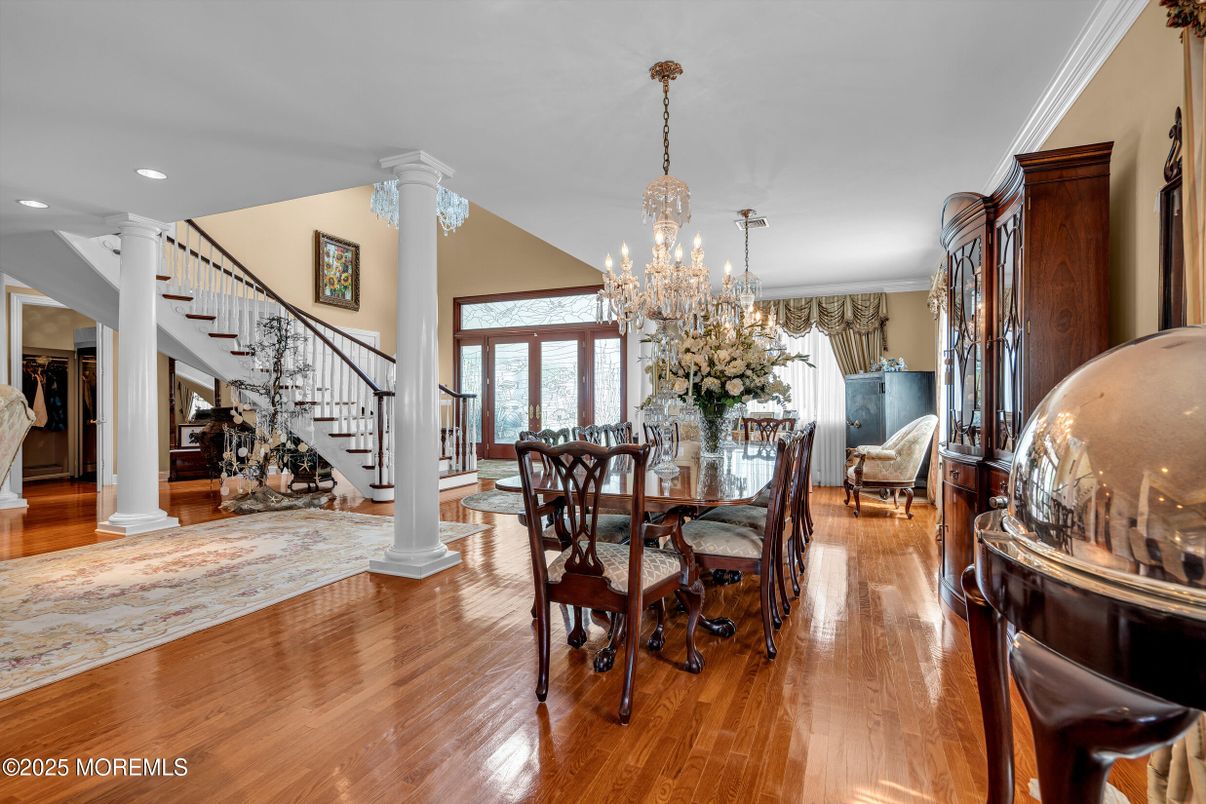 Chandelier, Dining room, Interior, Recessed Lighting, Wood Texture Flooring