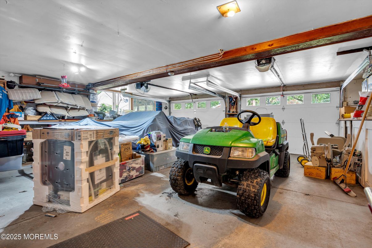 Garage, Interior