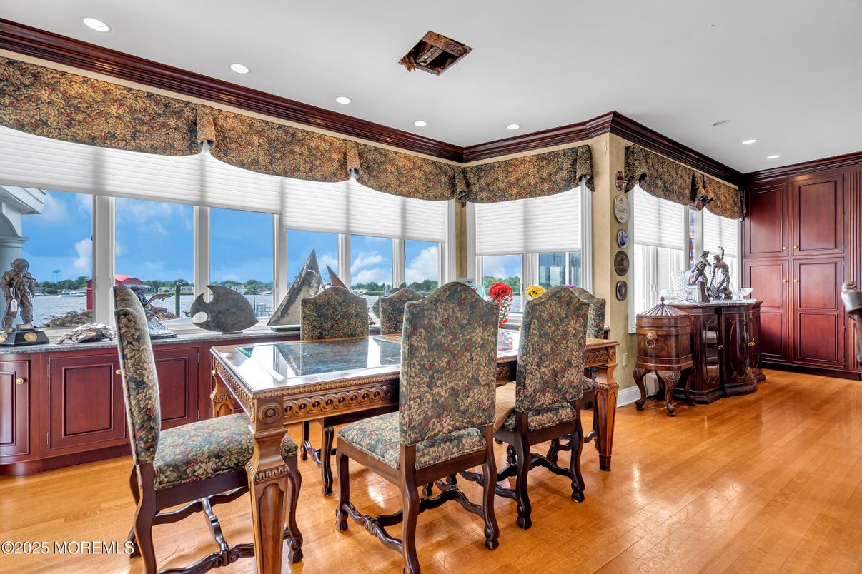 Dining room, Interior, Recessed Lighting, Wood Texture Flooring