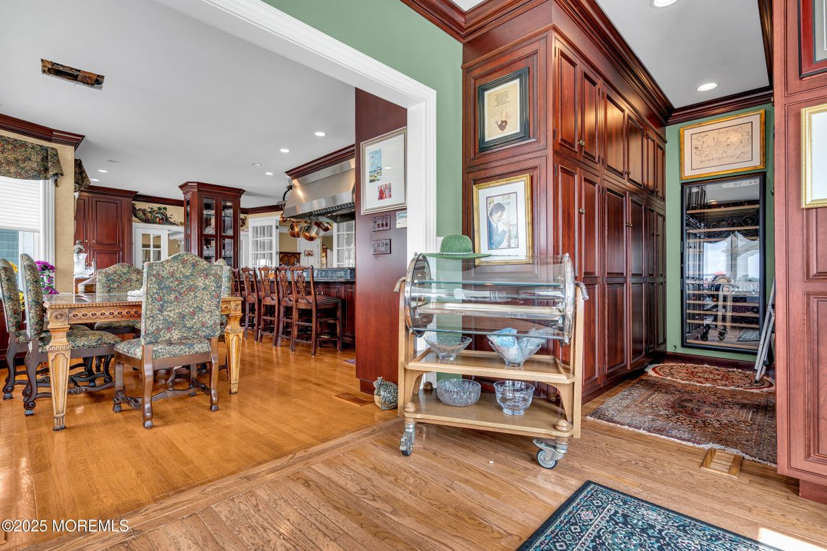Dining room, Interior, Kitchen, Recessed Lighting, Wood Texture Flooring