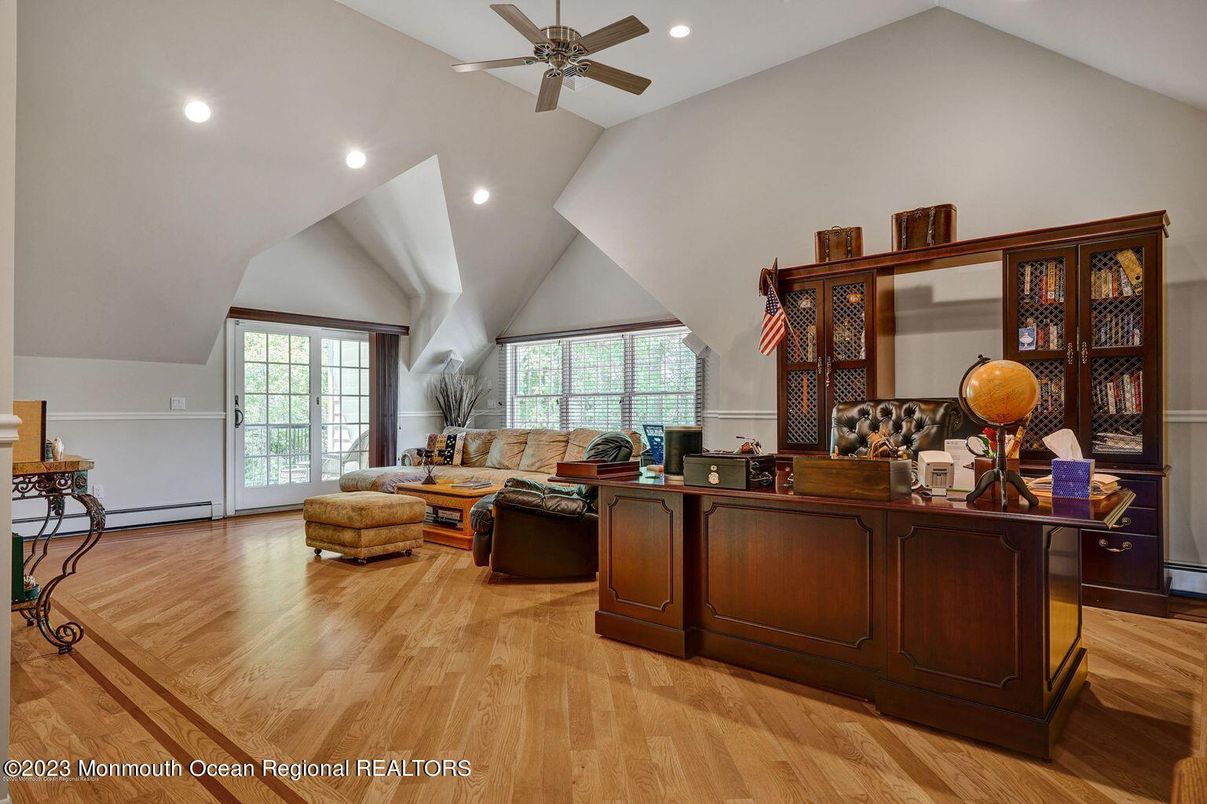 Home Office, Interior, Living room, Recessed Lighting, Wood Texture Flooring