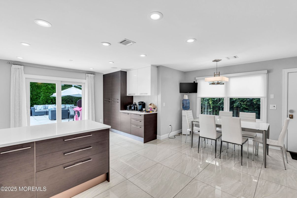Dining room, Interior, Kitchen, Pendant Lights, Recessed Lighting