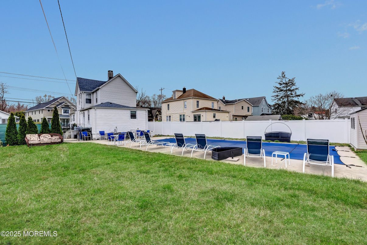 Backyard, Exterior