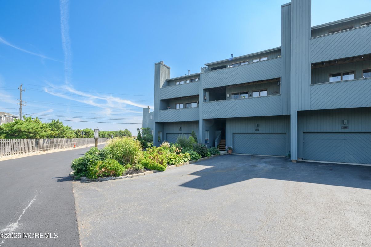 Exterior, Facade, Condo Building