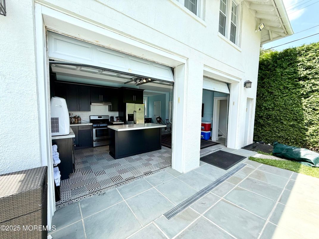 Exterior, Kitchen