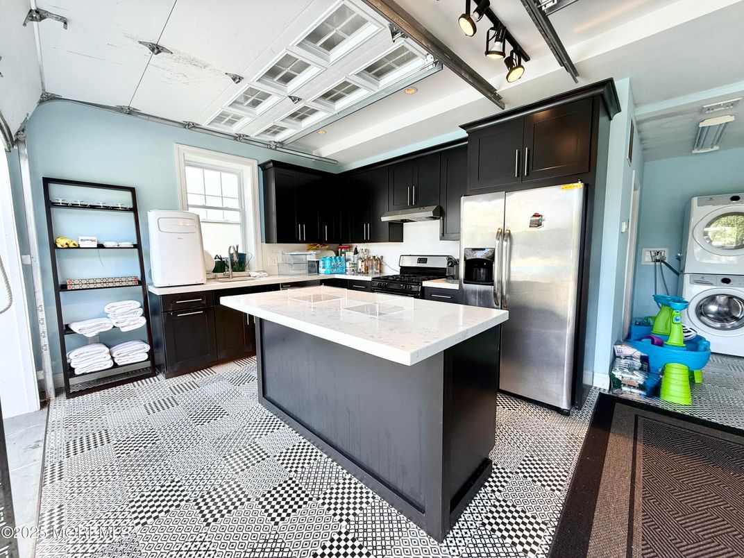 Interior, Kitchen, Utility Closets, Washer