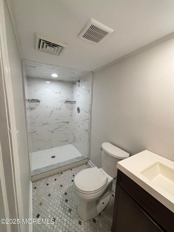 Bathroom, Interior, Marble Walls, Recessed Lighting