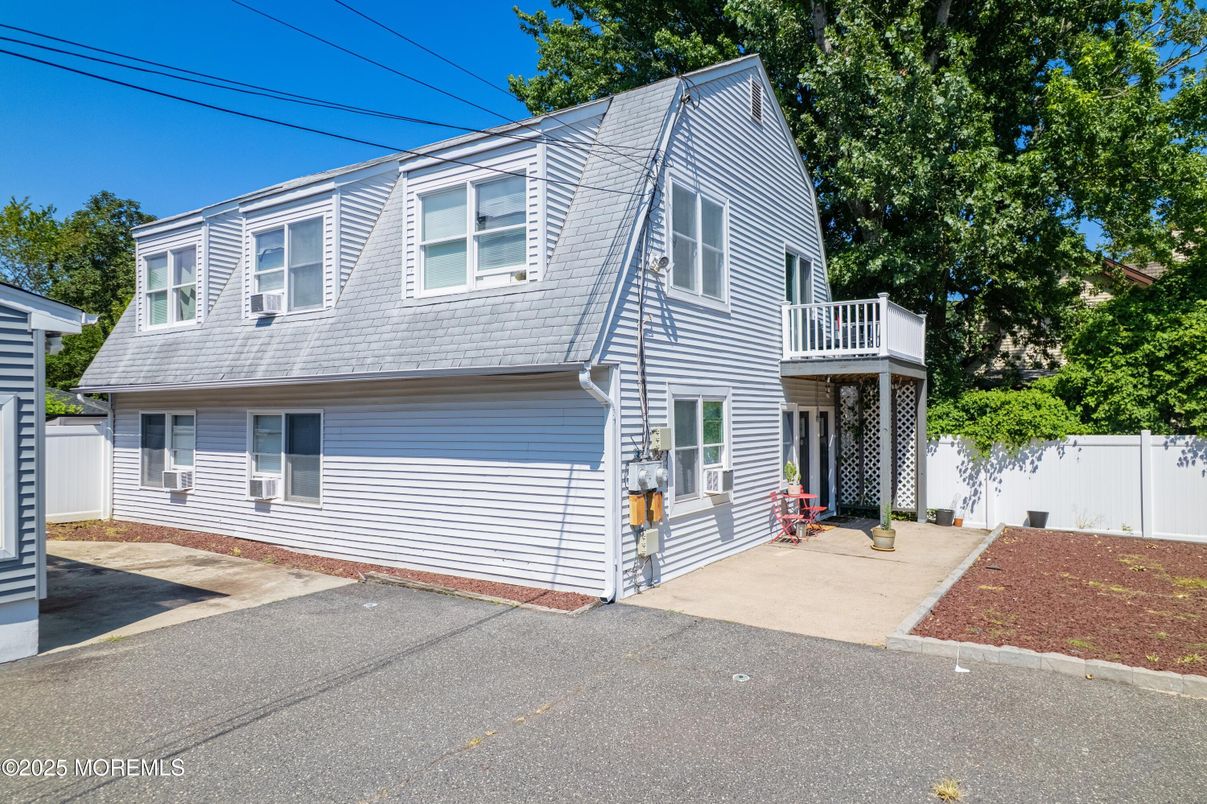 Exterior, Facade, Cape Cod