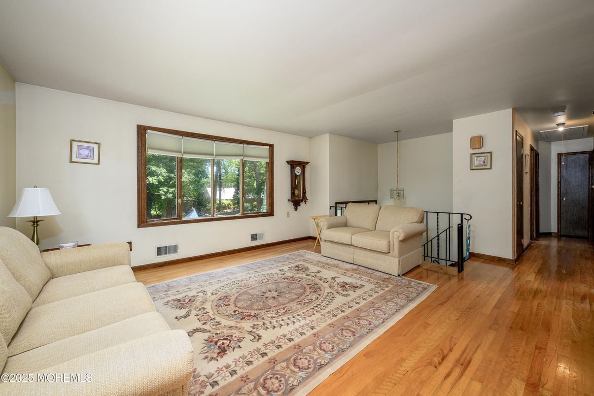 Interior, Living room, Pendant Lights, Wood Texture Flooring