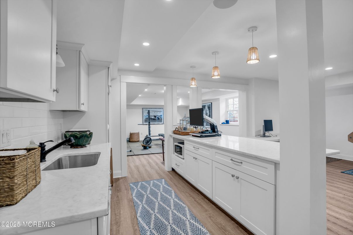 Interior, Kitchen, Pendant Lights, Recessed Lighting, Wood Texture Flooring