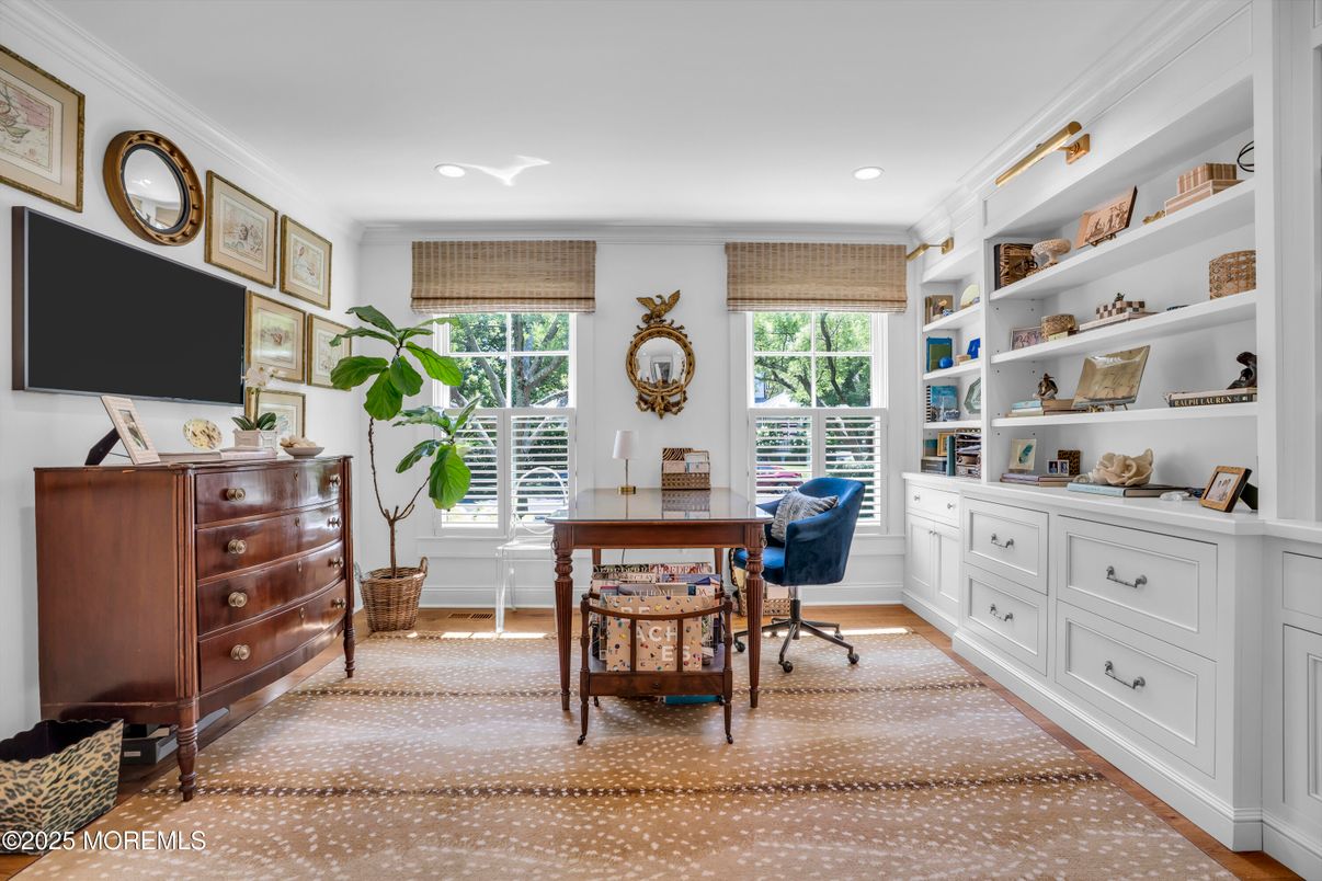 Home Office, Interior, Recessed Lighting, Wood Texture Flooring