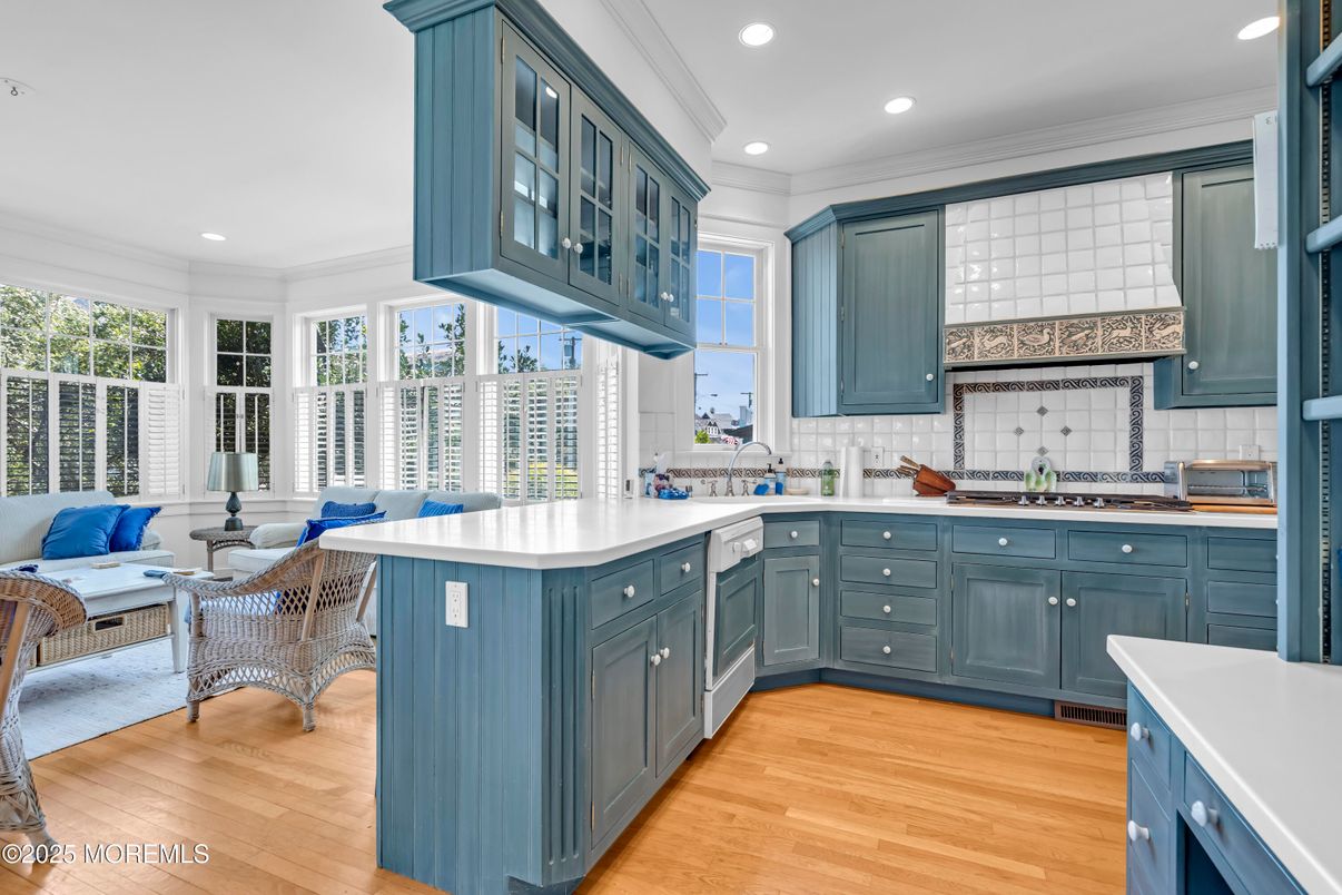 Interior, Kitchen, Living room, Recessed Lighting, Wood Texture Flooring