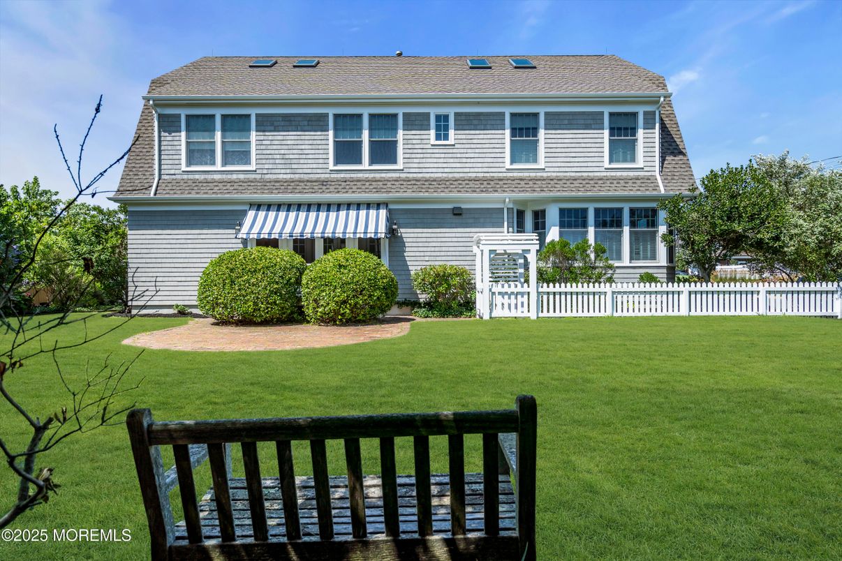 Backyard, Exterior, Facade, American Foursquare