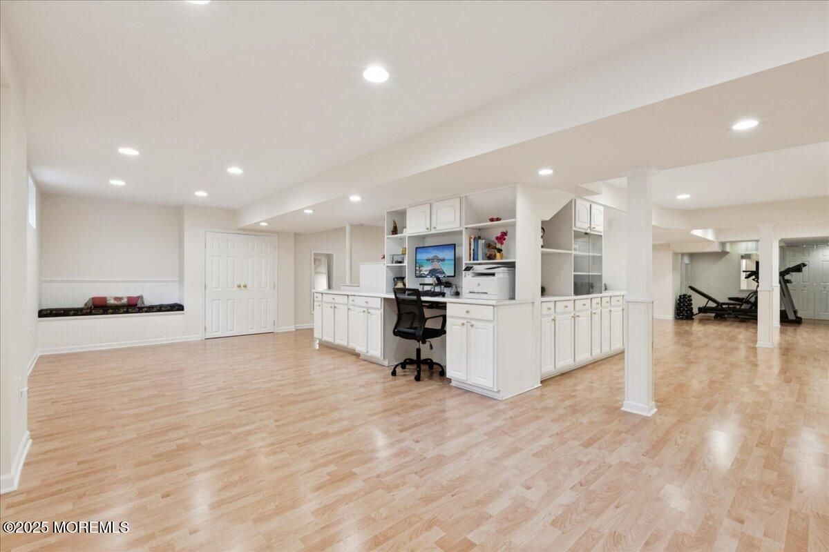 Home Office, Interior, Kitchen, Recessed Lighting, Wood Texture Flooring