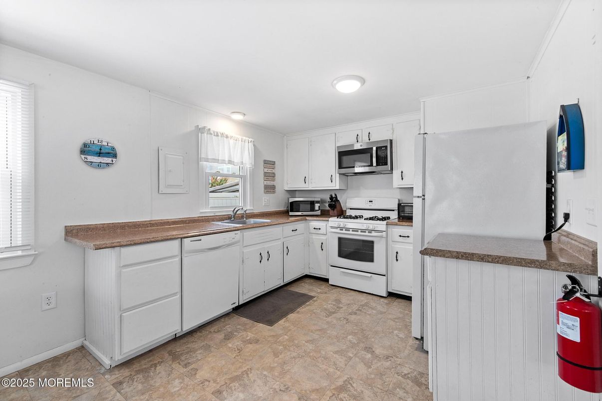 Interior, Kitchen, Stainless Steel Appliances