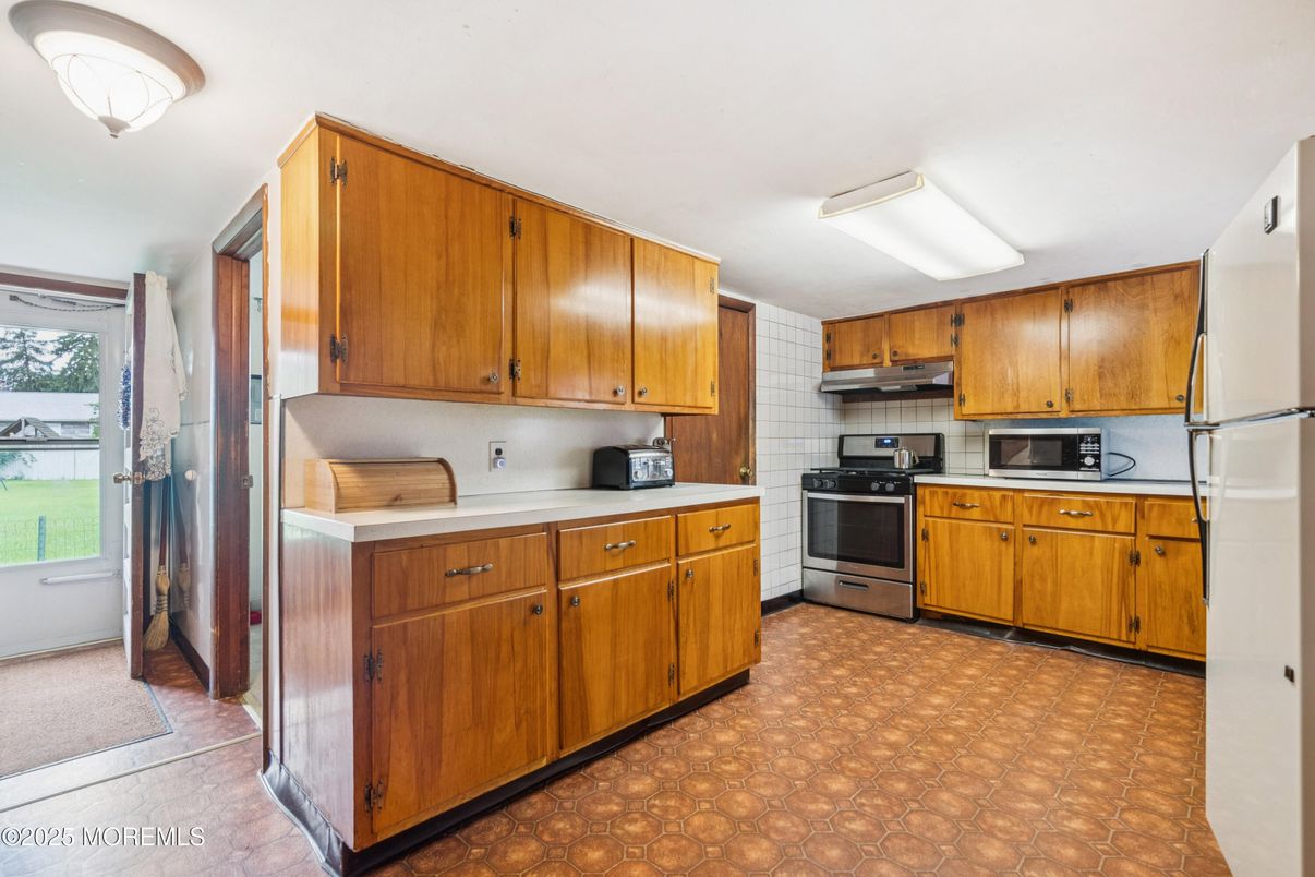 Interior, Kitchen, Stainless Steel Appliances
