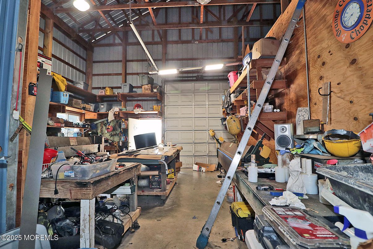 Garage, Interior