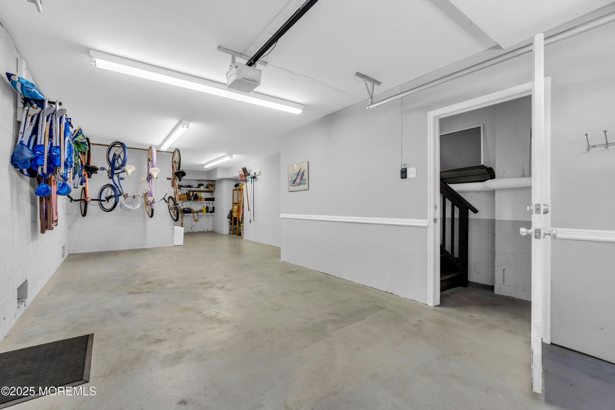 Garage, Interior
